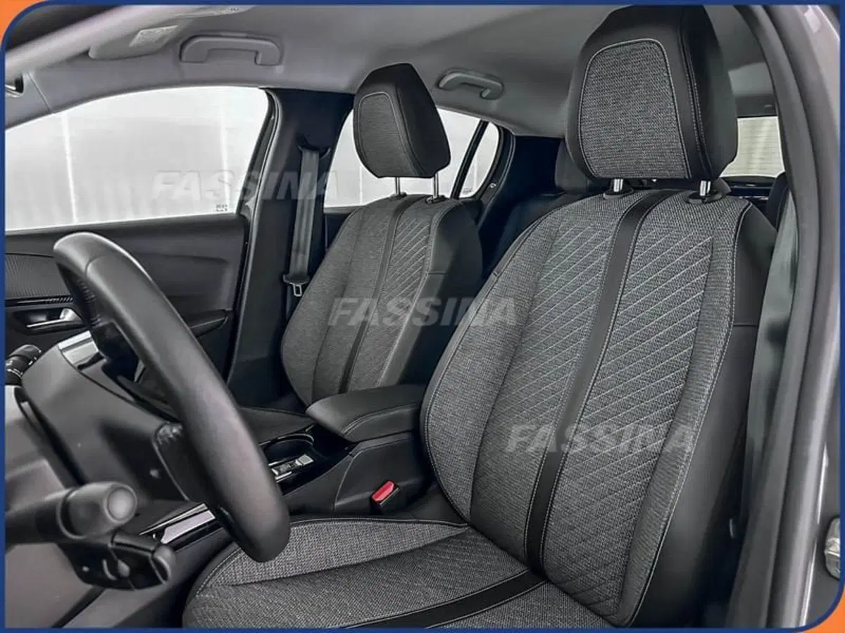 Peugeot 208 usata a Milano (8)