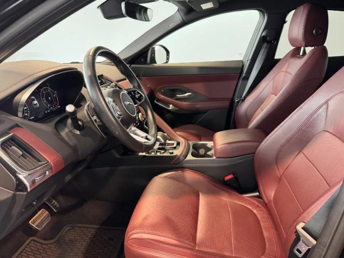 Jaguar E-Pace usata a Venezia (12)