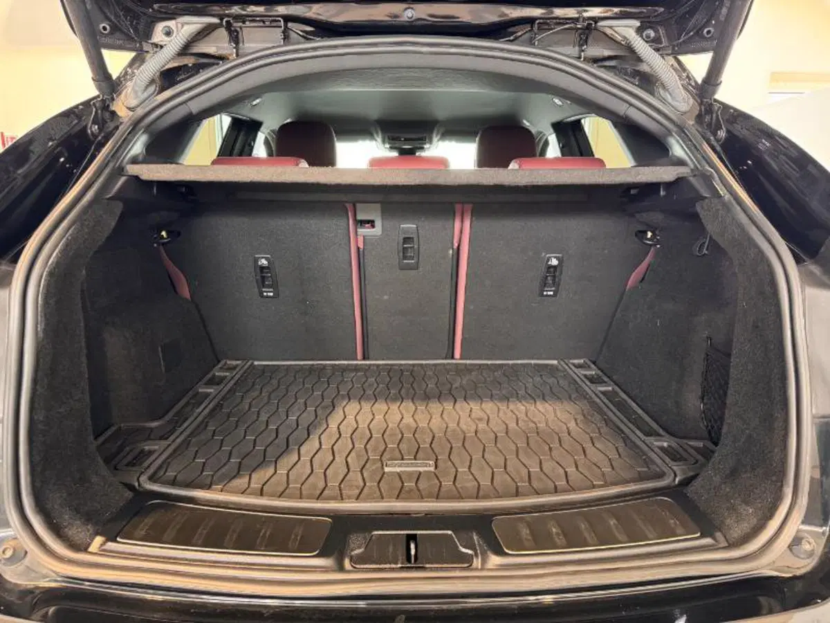 Jaguar E-Pace usata a Venezia (14)