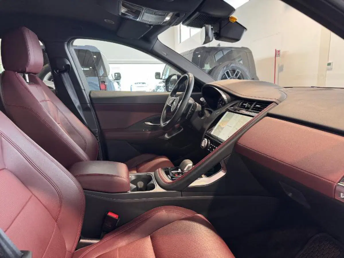 Jaguar E-Pace usata a Venezia (16)