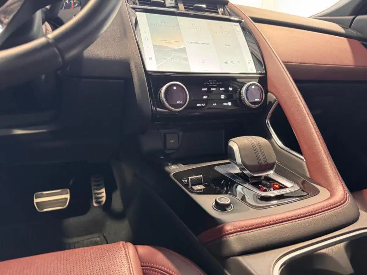 Jaguar E-Pace usata a Venezia (20)