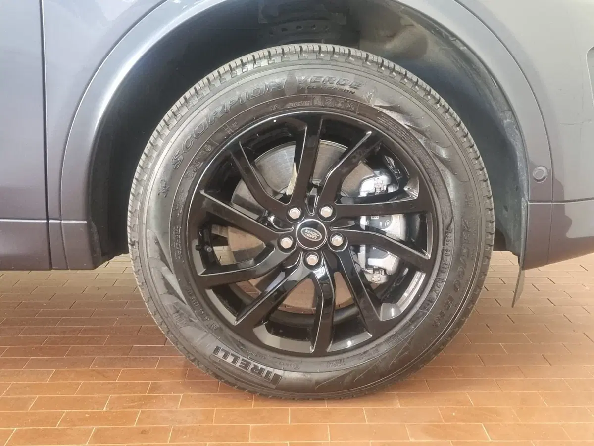 Land Rover Discovery Sport usata a Brescia (9)