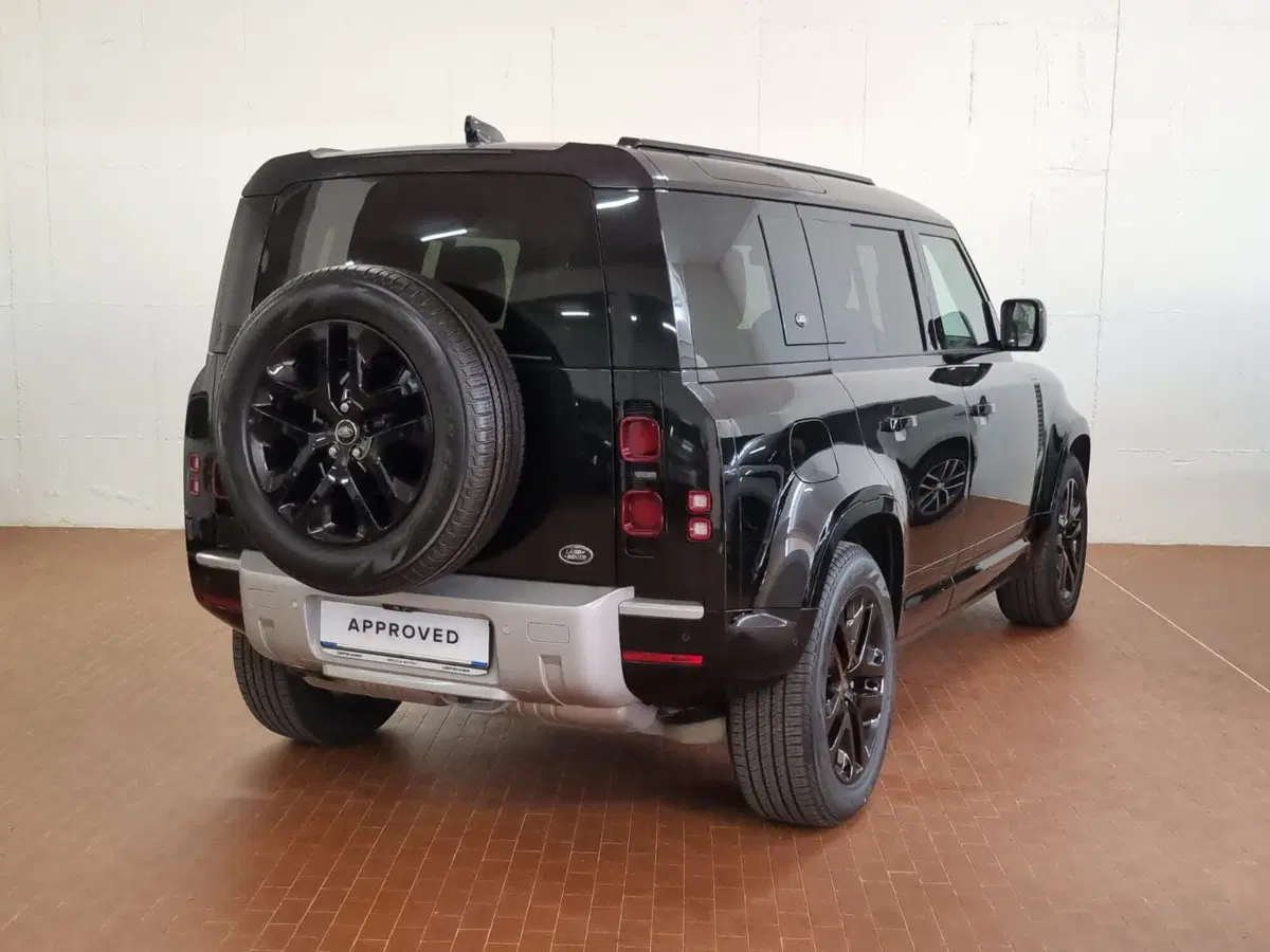 Land Rover Defender usata a Brescia (2)