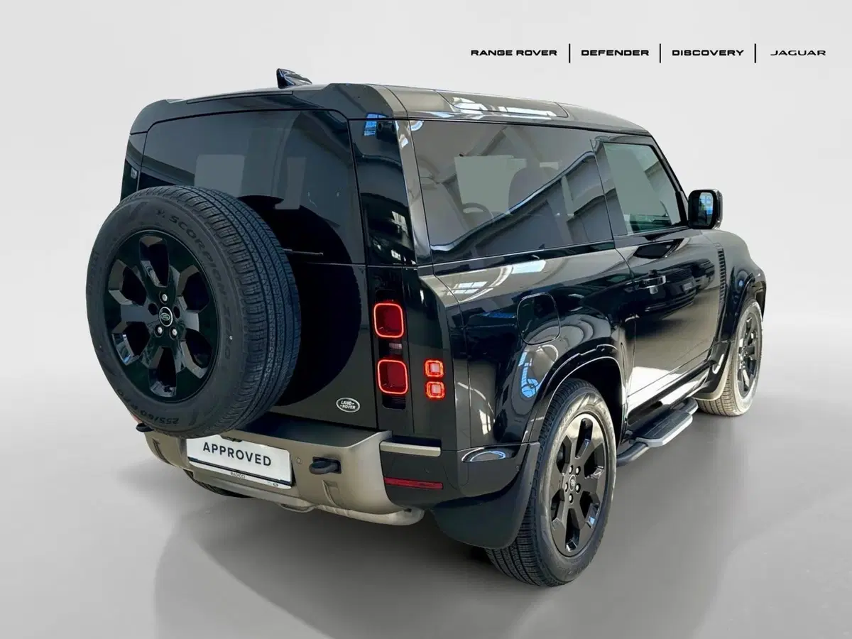 Land Rover Defender usata a Bari (2)