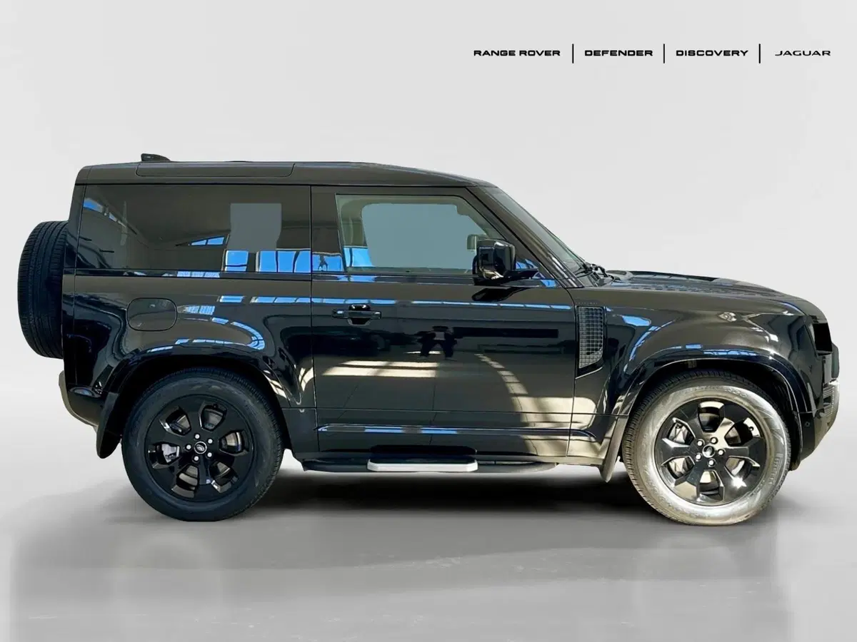 Land Rover Defender usata a Bari (6)