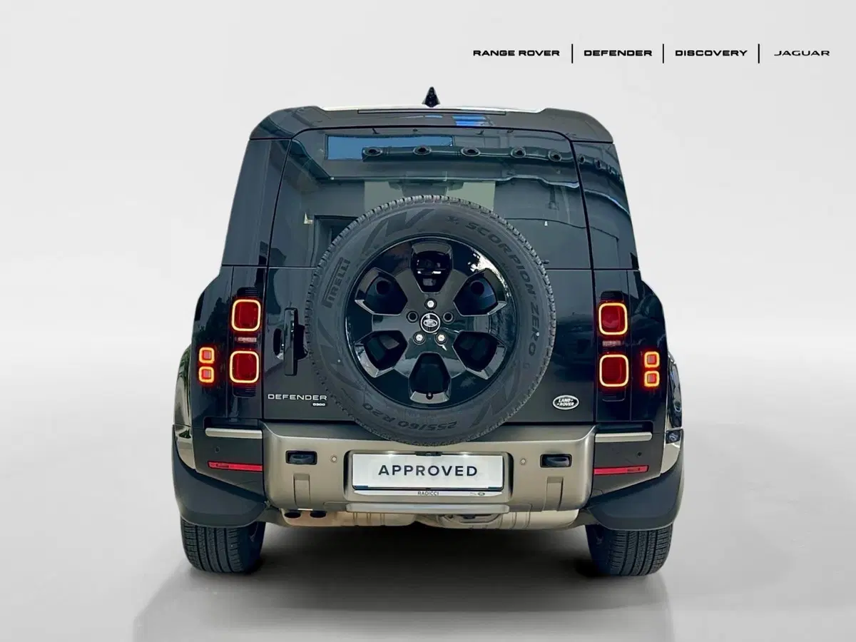 Land Rover Defender usata a Bari (7)