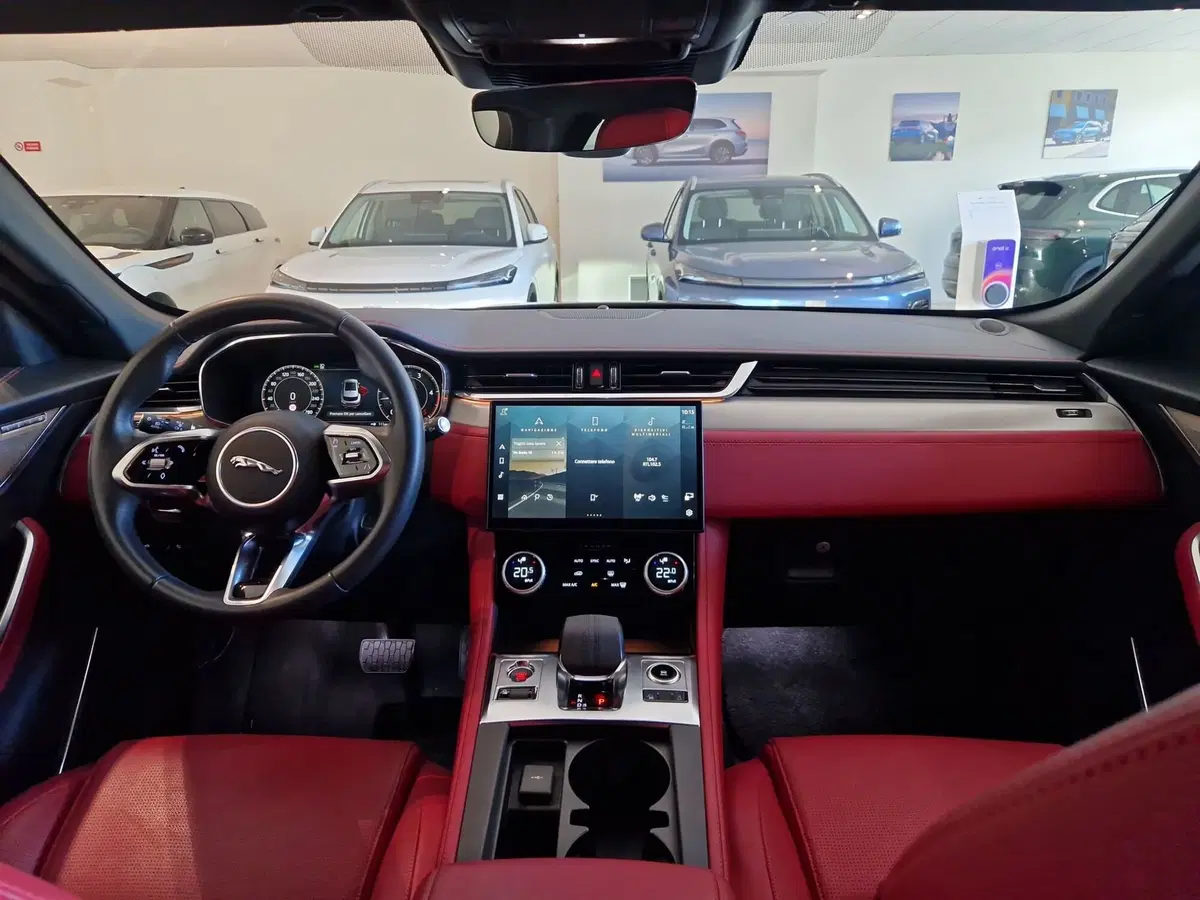 Jaguar F-Pace usata a Modena (16)