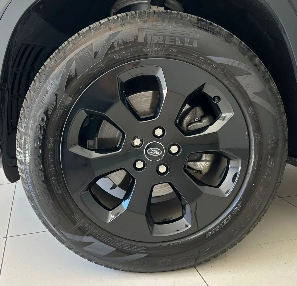 Land Rover Defender usata a Ferrara (9)