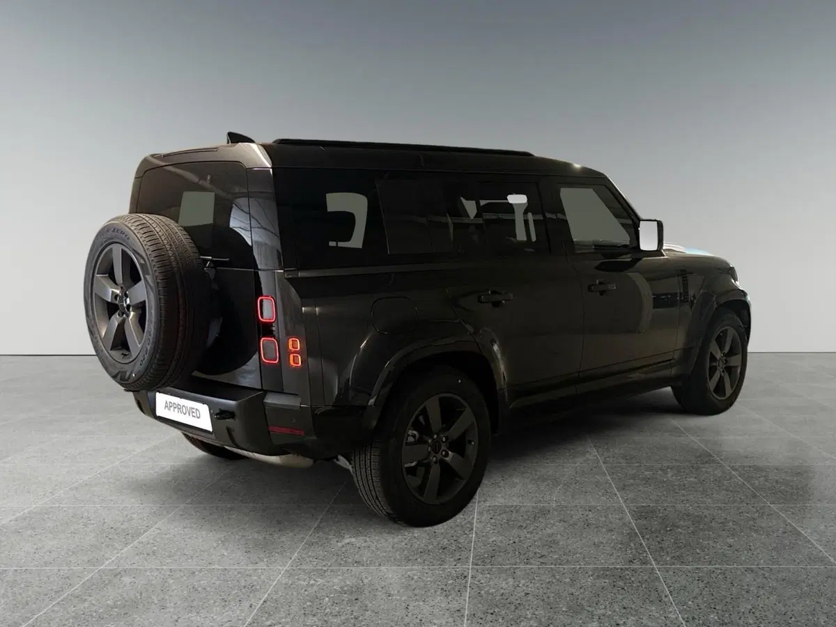 Land Rover Defender nuova a Trento (2)