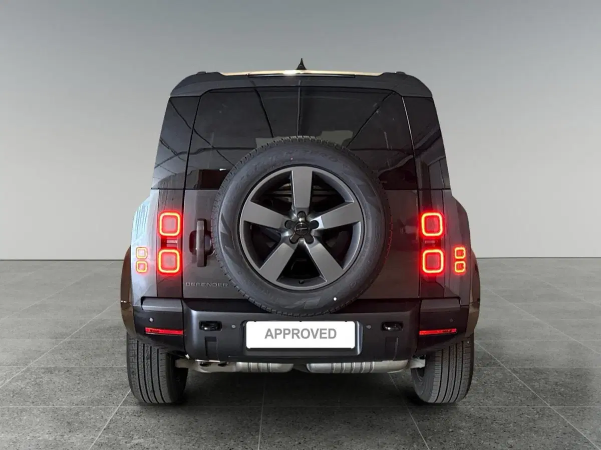 Land Rover Defender nuova a Trento (7)