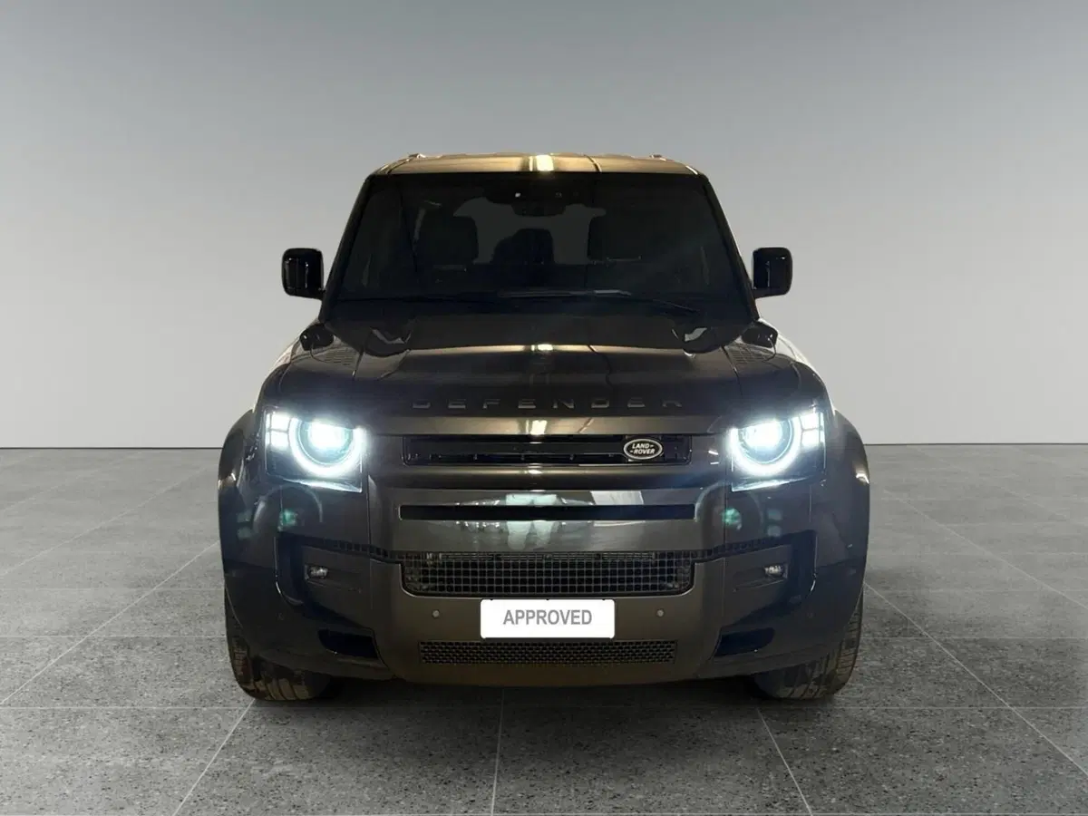 Land Rover Defender nuova a Trento (8)