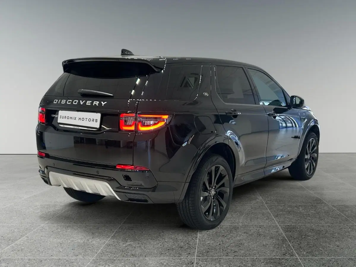 Land Rover Discovery Sport nuova a Trento (2)
