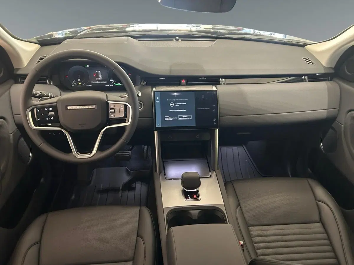 Land Rover Discovery Sport nuova a Trento (4)