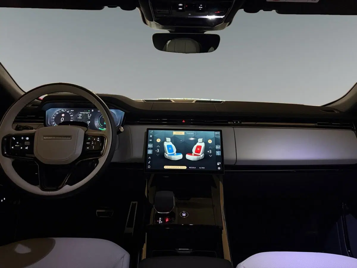Land Rover Range Rover Sport nuova a Trento (4)