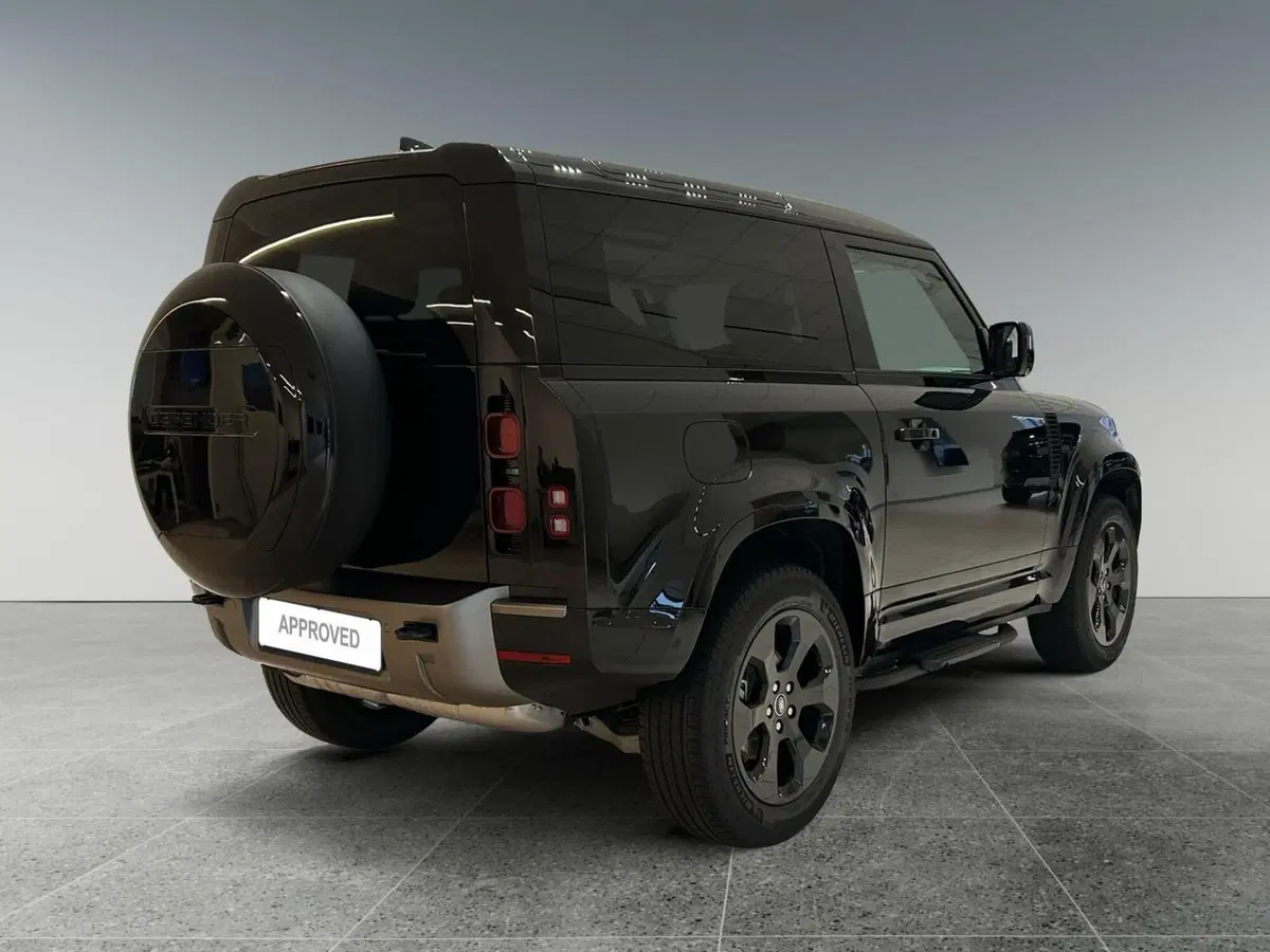 Land Rover Defender nuova a Trento (2)