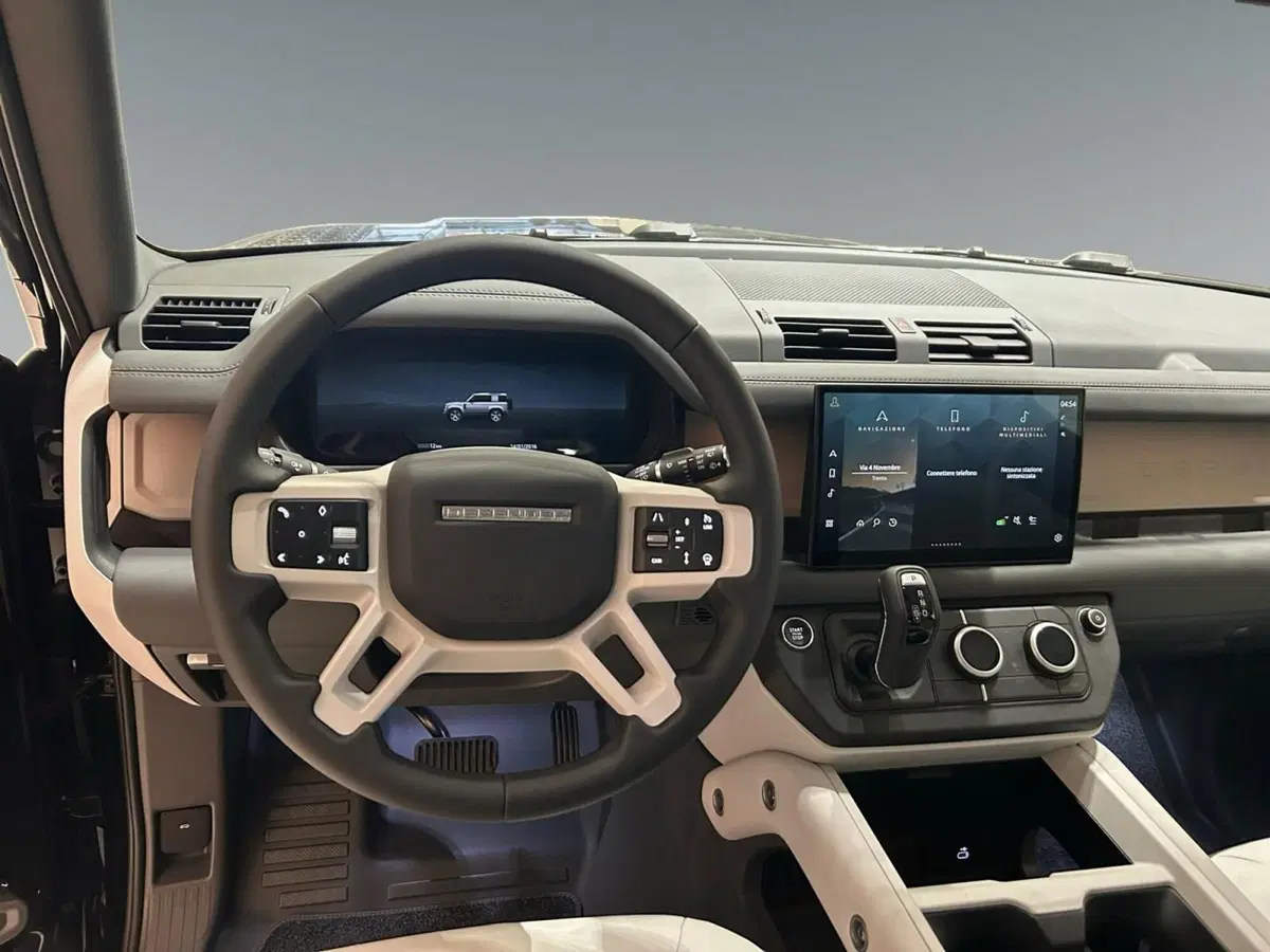 Land Rover Defender nuova a Trento (4)