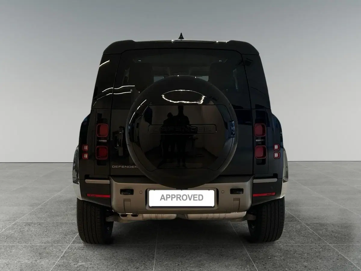Land Rover Defender nuova a Trento (7)