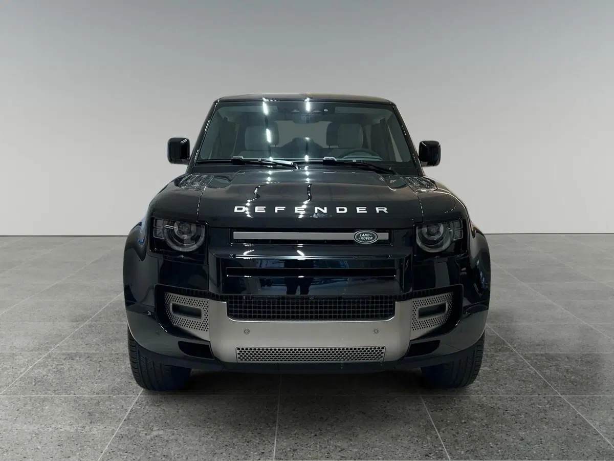 Land Rover Defender nuova a Trento (8)