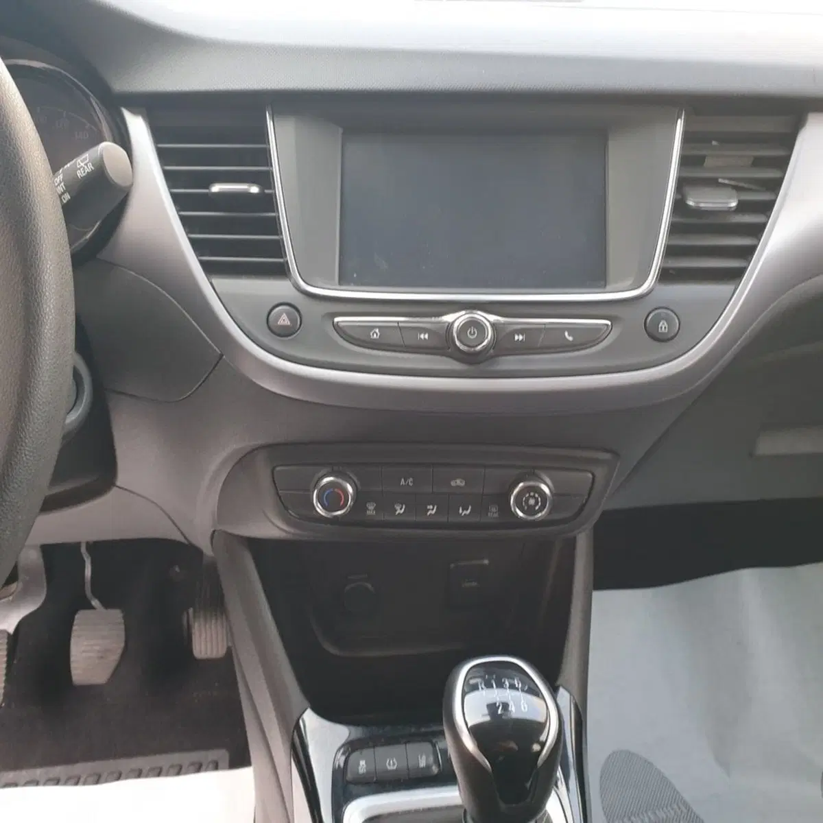 Opel Crossland X usata a Padova (11)
