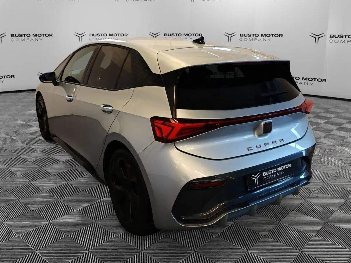 Cupra Born usata a Varese (4)