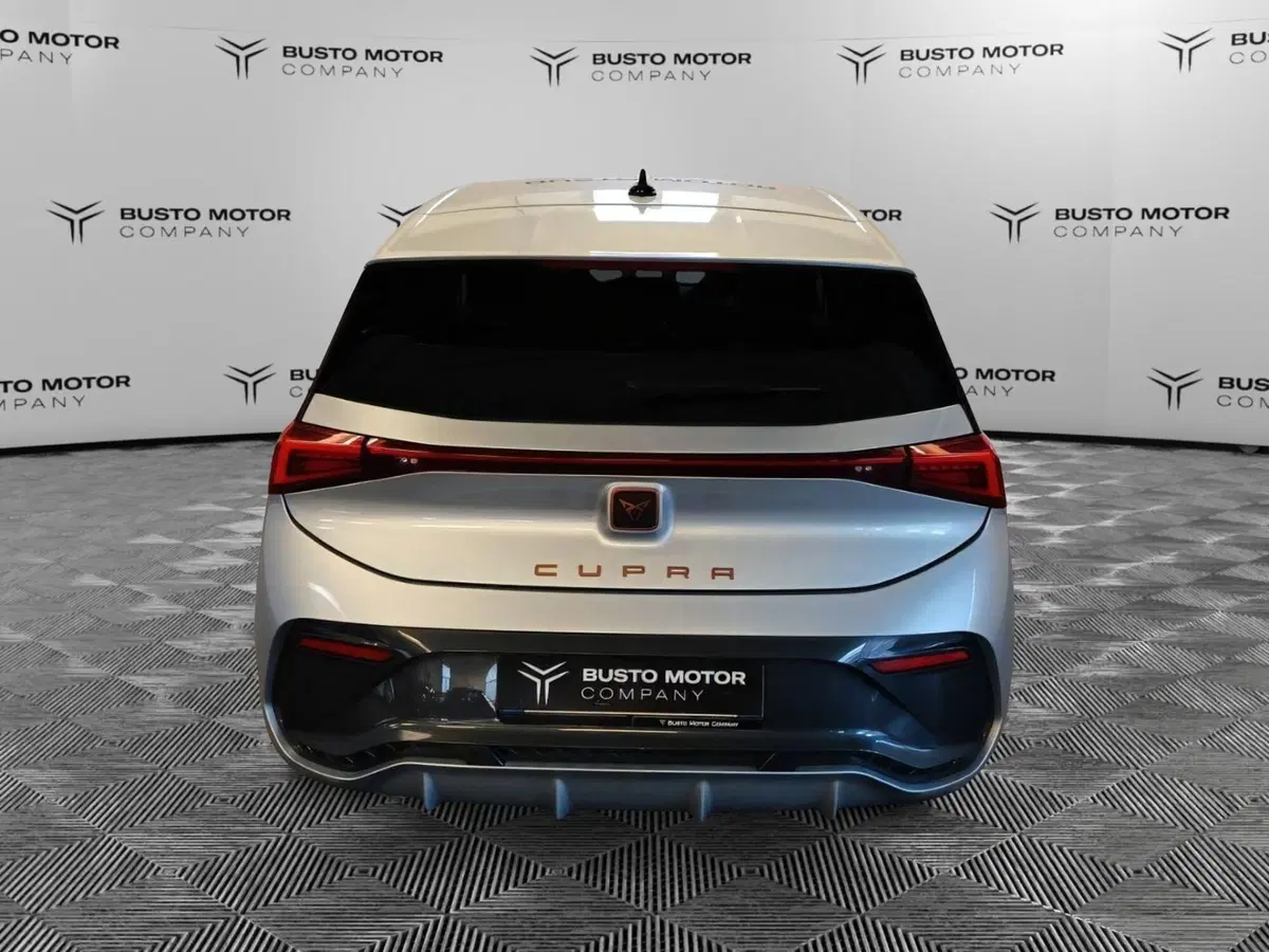 Cupra Born usata a Varese (5)