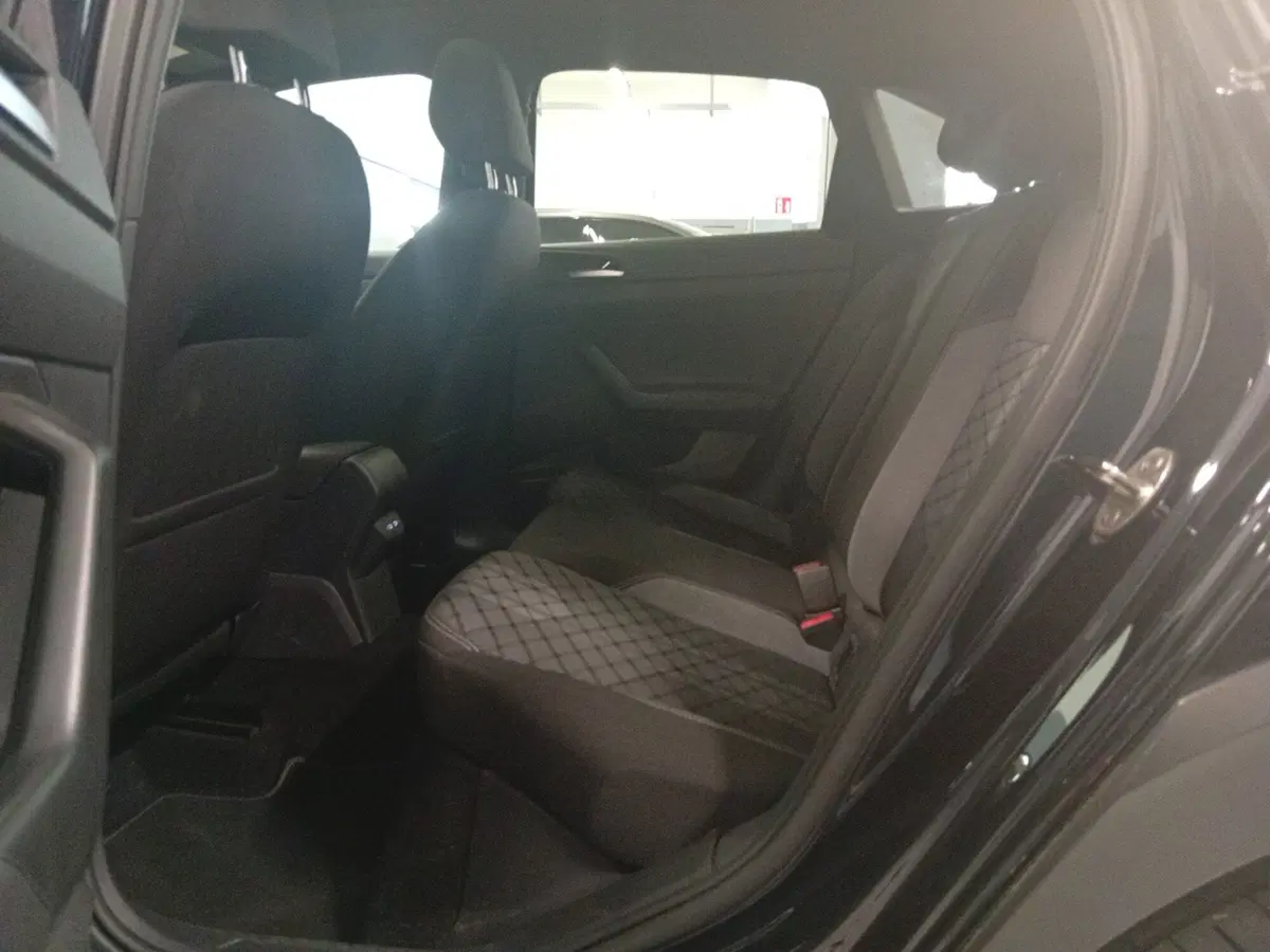 Volkswagen Taigo usata a Varese (10)