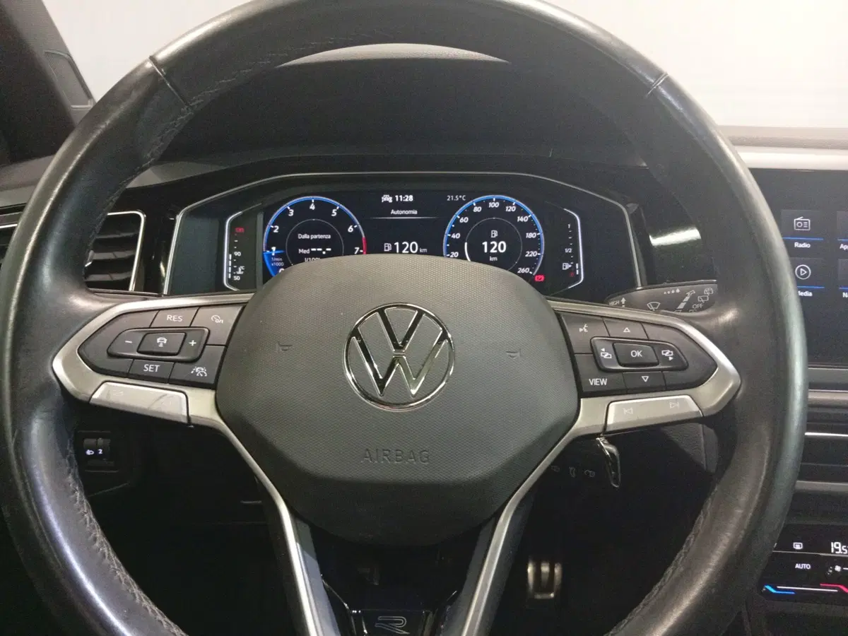 Volkswagen Taigo usata a Varese (17)