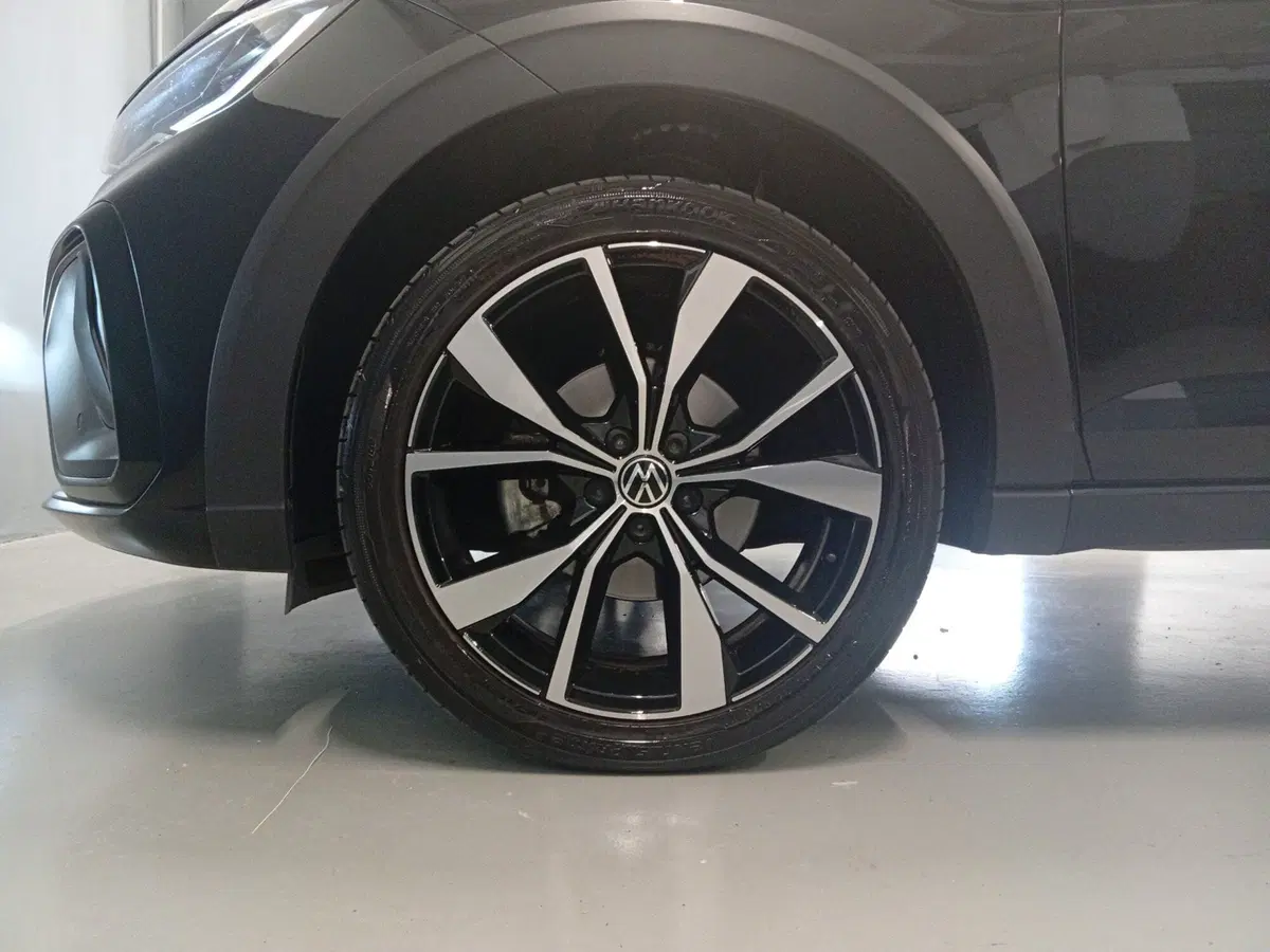 Volkswagen Taigo usata a Varese (7)