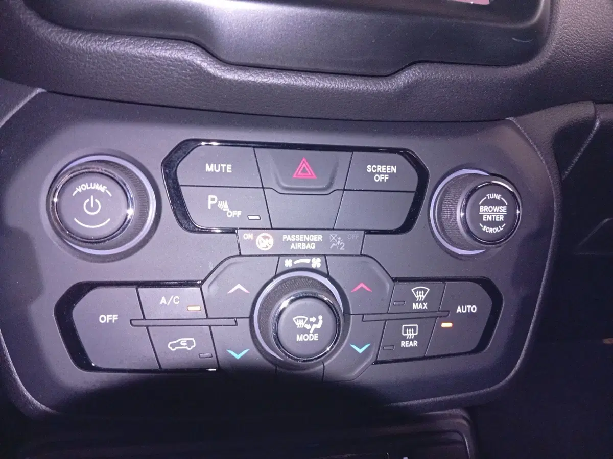 Jeep Renegade usata a Varese (13)