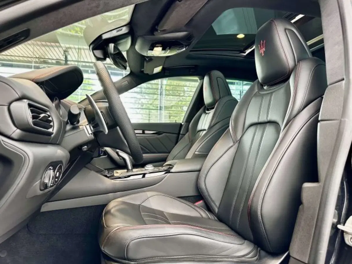 Maserati Levante usata a Torino (10)