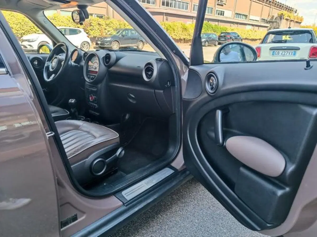 MINI Mini Countryman usata a Pisa (13)