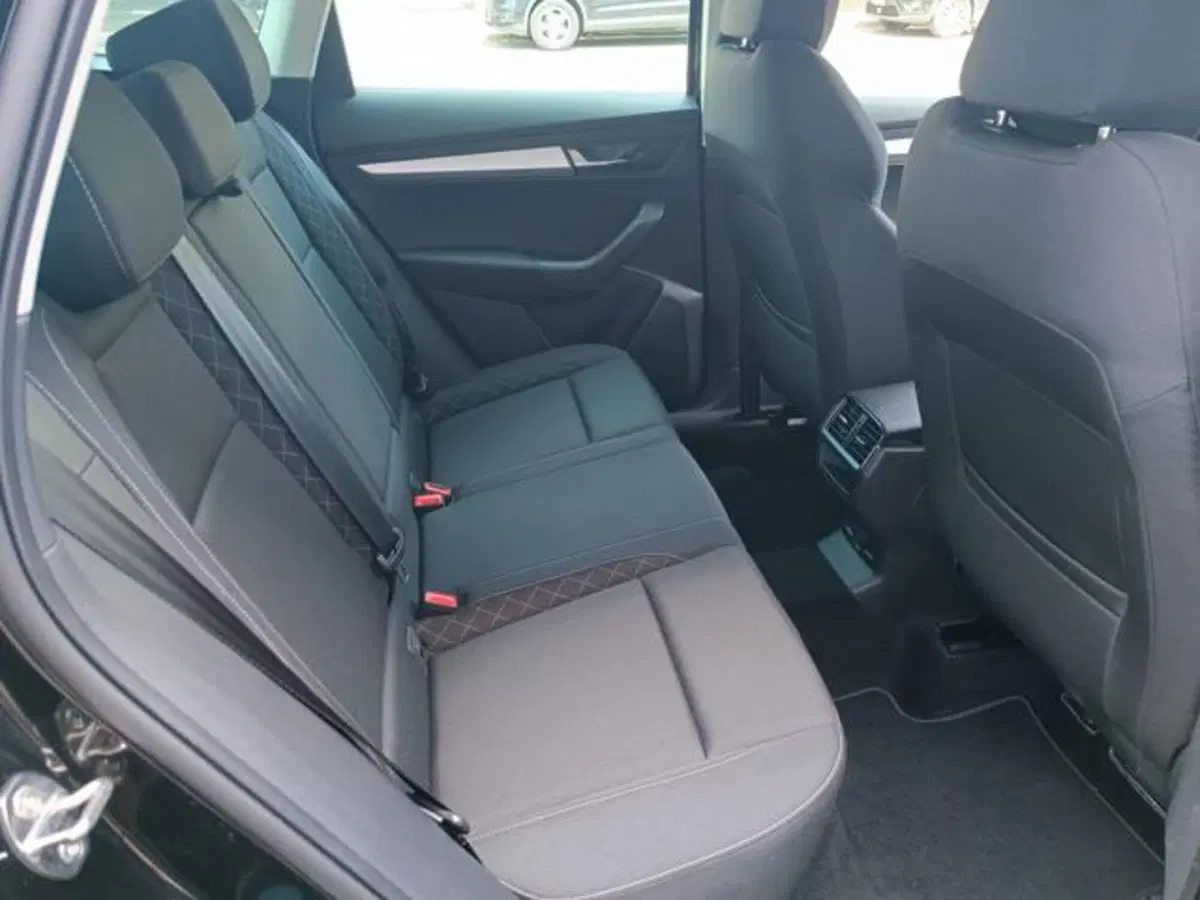 Skoda Karoq usata a Pisa (11)