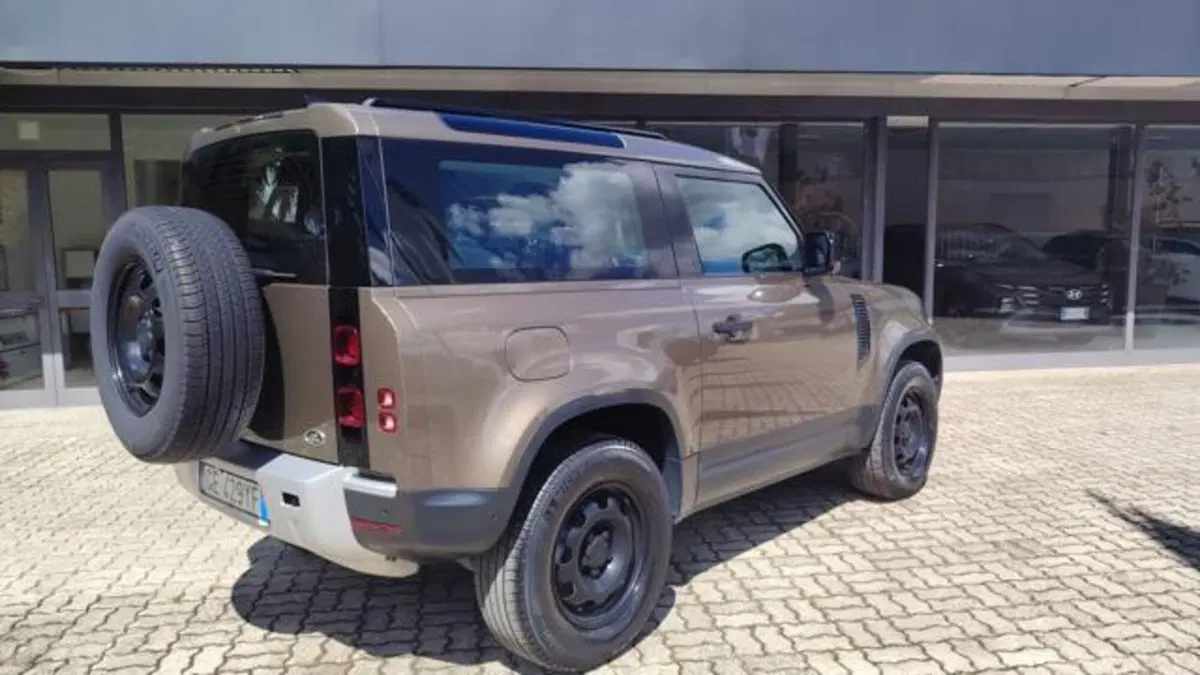 Land Rover Defender usata a Pisa (7)