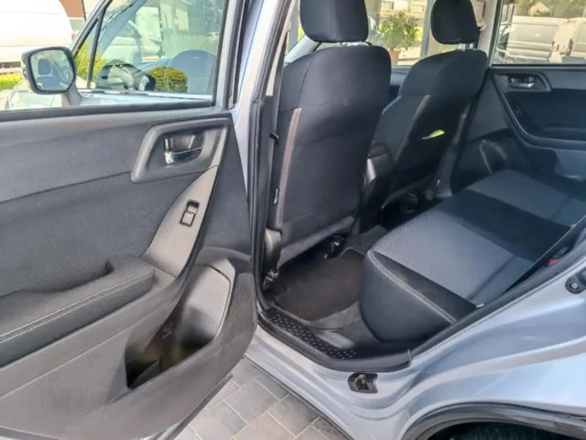 Subaru Forester usata a Pisa (12)