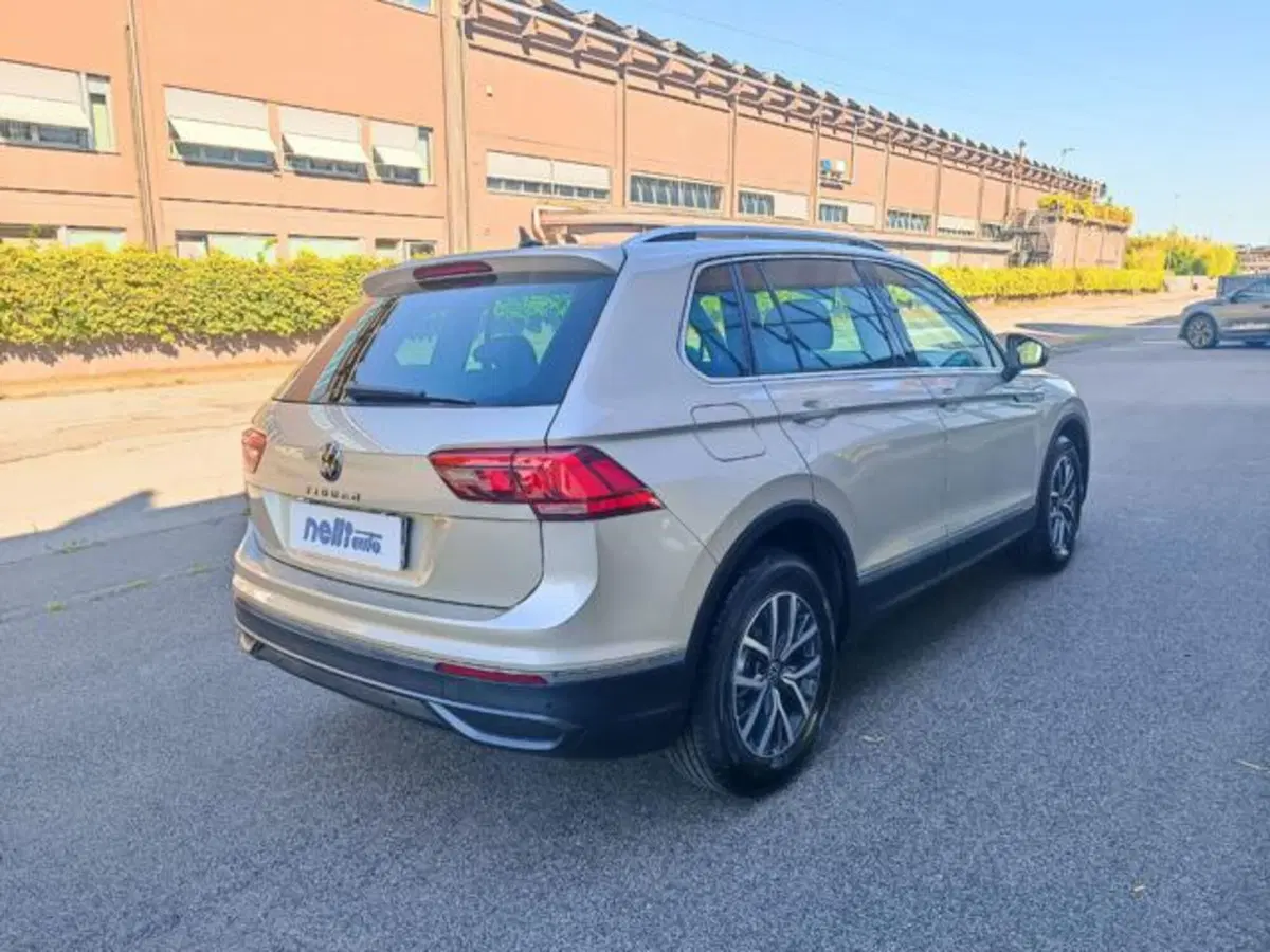 Volkswagen Tiguan usata a Pisa (17)