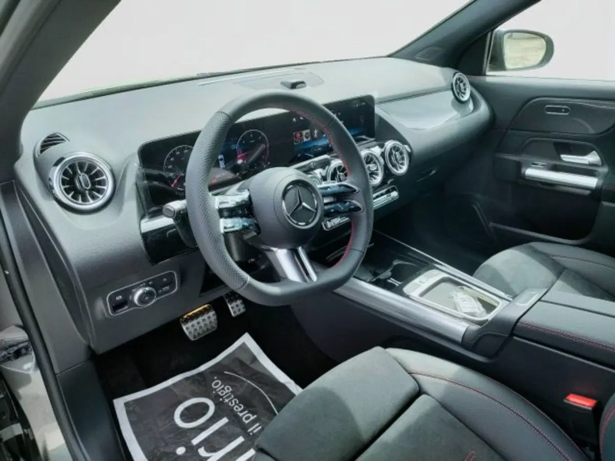 Mercedes-Benz GLA SUV nuova a Teramo (10)