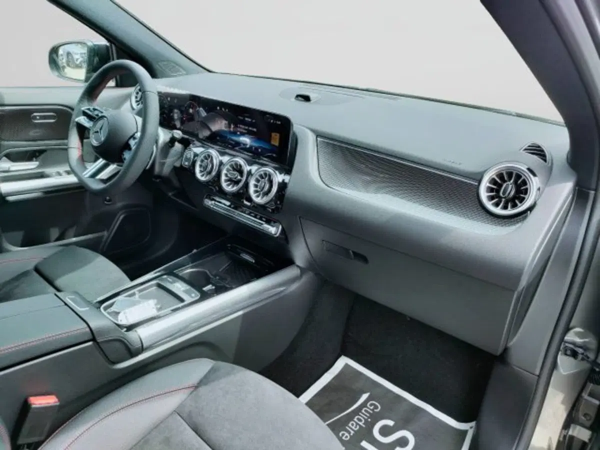 Mercedes-Benz GLA SUV nuova a Teramo (13)