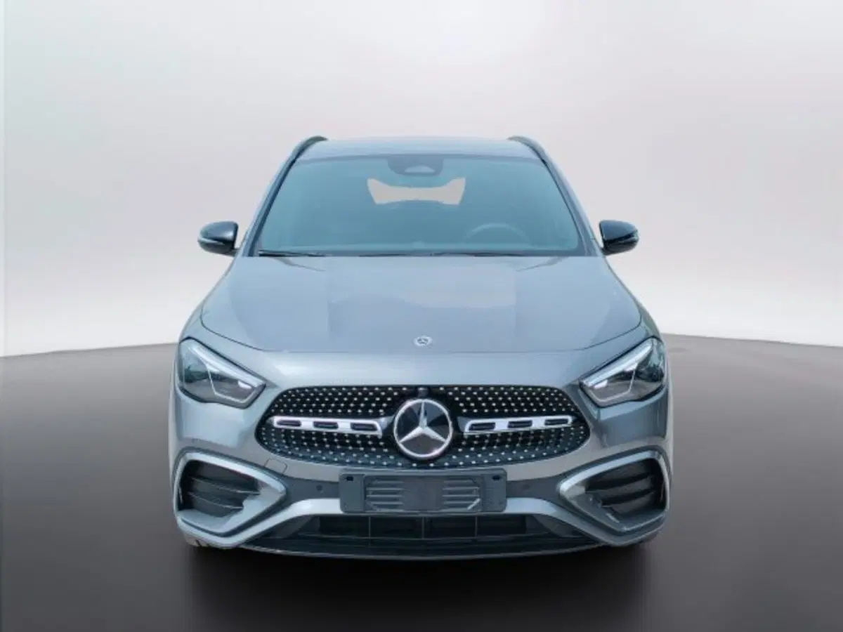 Mercedes-Benz GLA SUV nuova a Teramo (2)