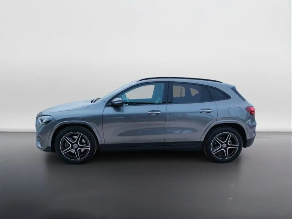 Mercedes-Benz GLA SUV nuova a Teramo (3)