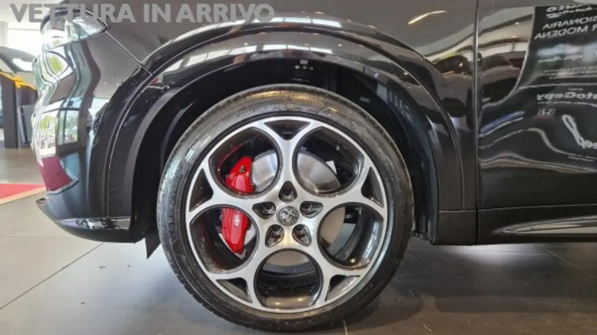 Alfa Romeo Tonale nuova a Modena (8)