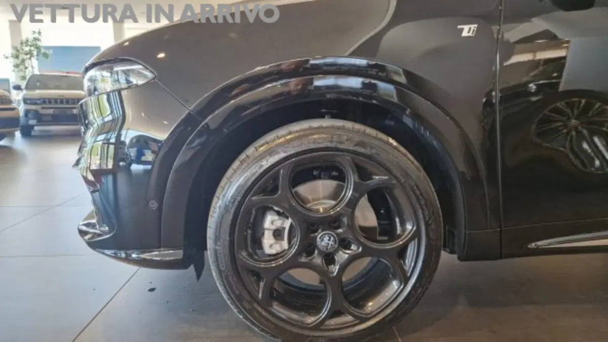 Alfa Romeo Tonale nuova a Modena (3)