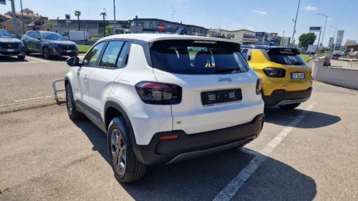 Jeep Avenger nuova a Modena (3)