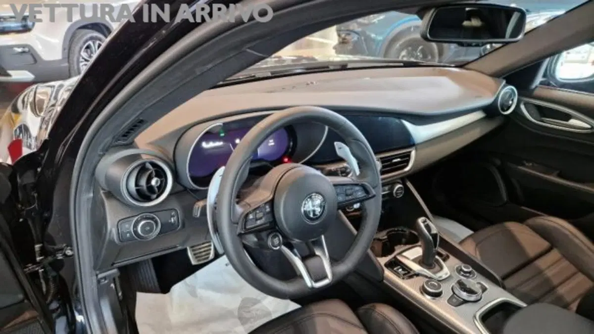 Alfa Romeo Giulia nuova a Modena (6)