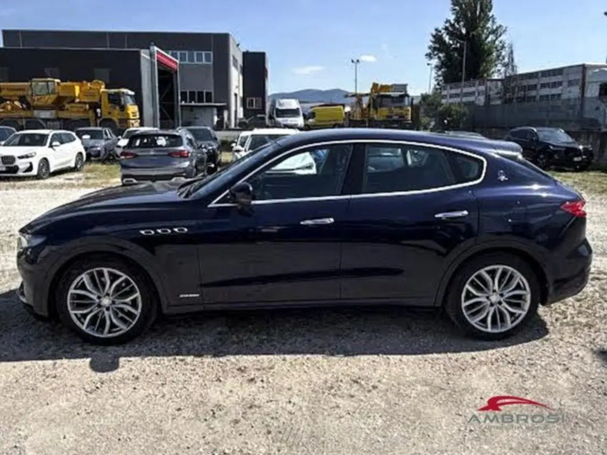 Maserati Levante usata a Perugia (4)