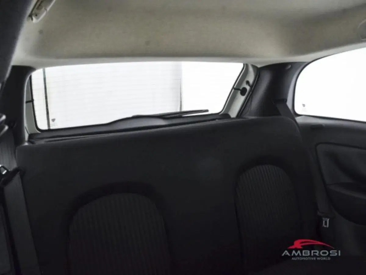 Lancia Ypsilon usata a Perugia (11)