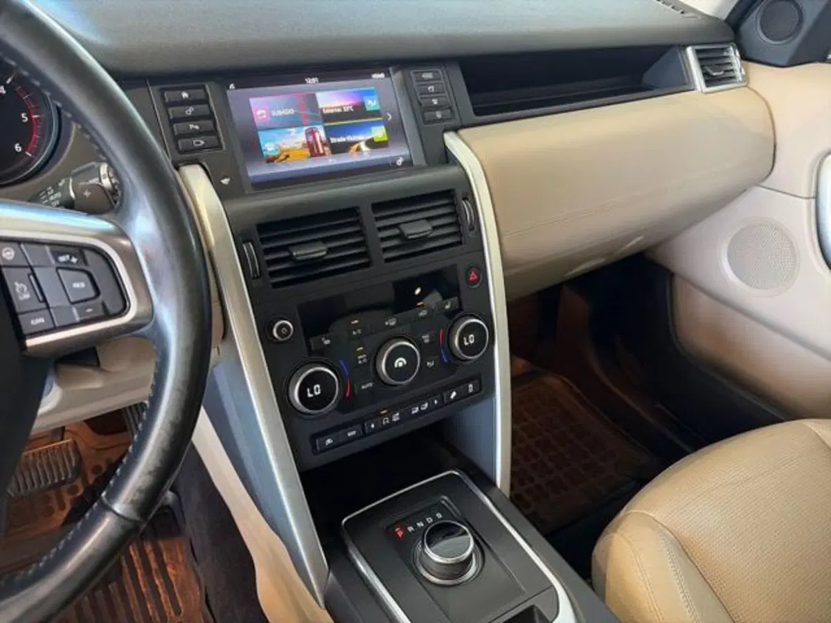Land Rover Discovery Sport usata a Sassari (9)