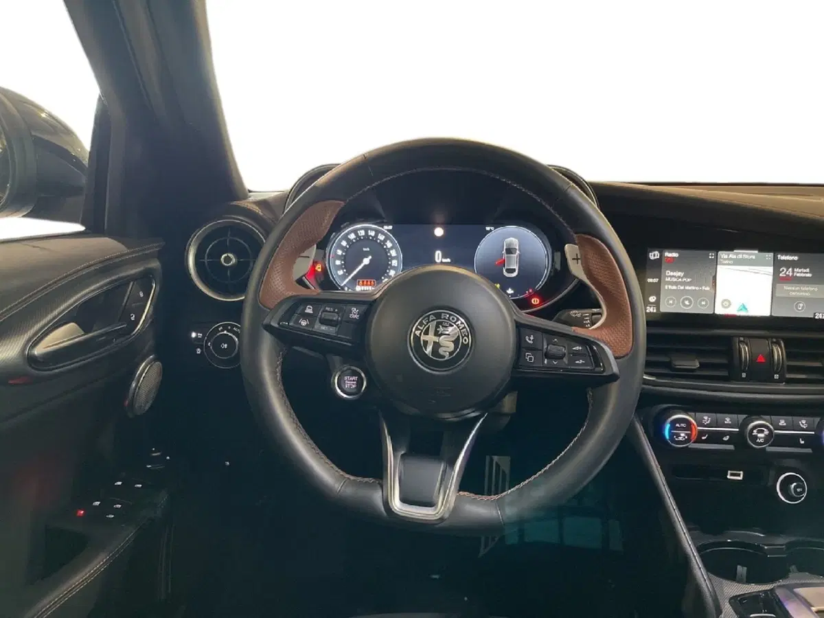 Alfa Romeo Giulia usata a Torino (11)