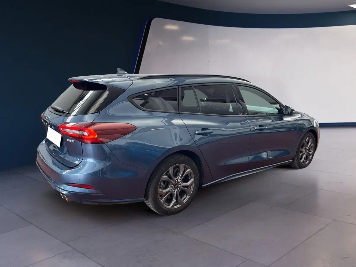 Ford Focus Station Wagon usata a Torino (6)