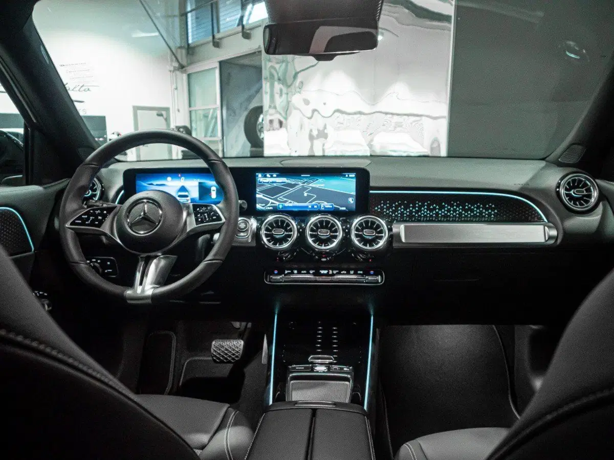 Mercedes-Benz GLB nuova a Rimini (17)
