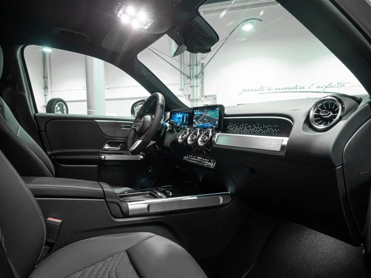 Mercedes-Benz GLB nuova a Rimini (18)